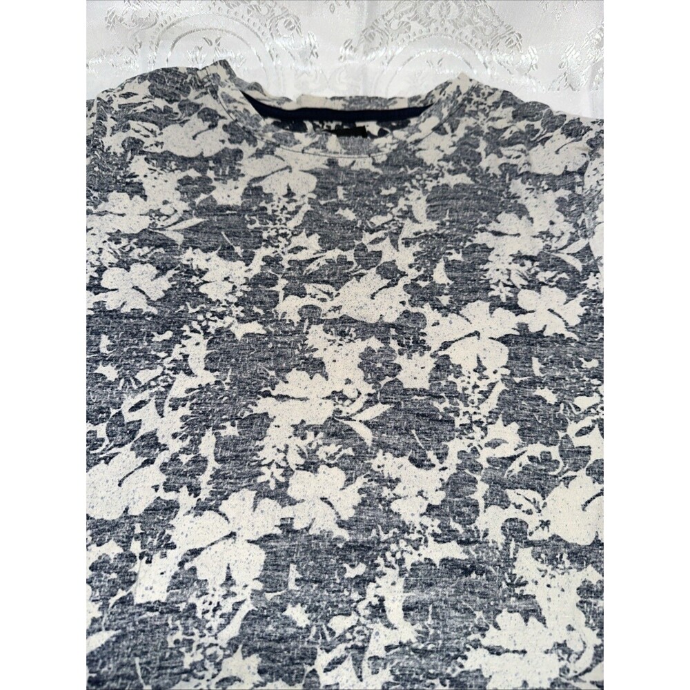 GUESS Cotton T Shirt Baroque Graphic White Bottom Navy Blue & Ivory M